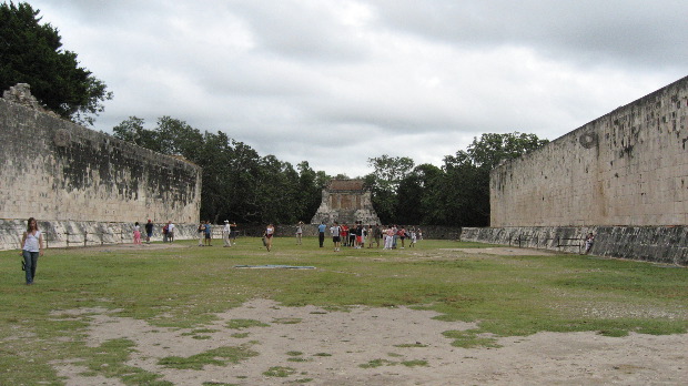 Chichén Itzá - Main Ball Court