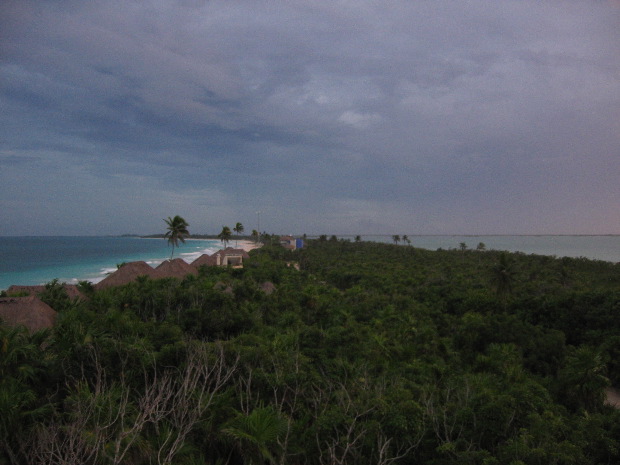 Sian Ka'an BioReserve (sea to the left, Boca Paila Lagoon to the right)